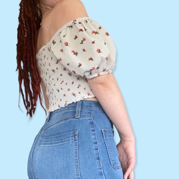 3/$25 American Eagle smocked puff sleeve floral print crop top - Picture 2 of 11